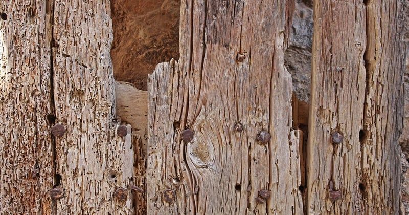 Savoir-faire traditionnels en menuiserie bois ancienne : le guide