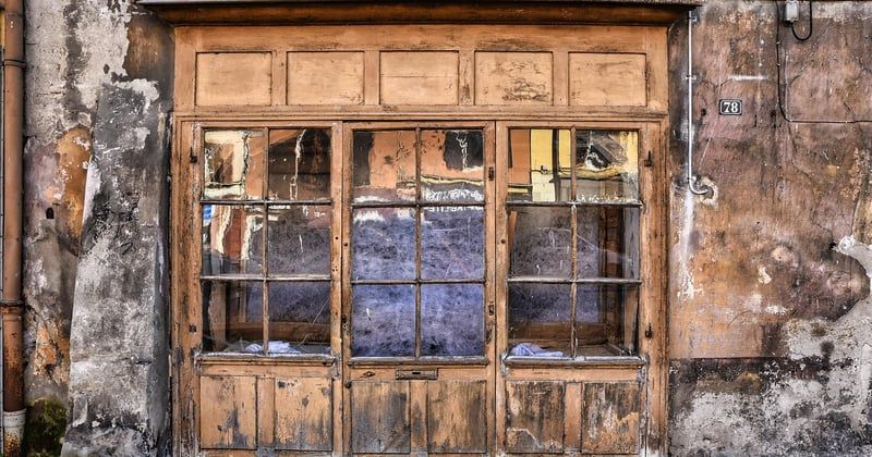 Comment diagnostiquer une humidité sur un mur en pierre ancienne