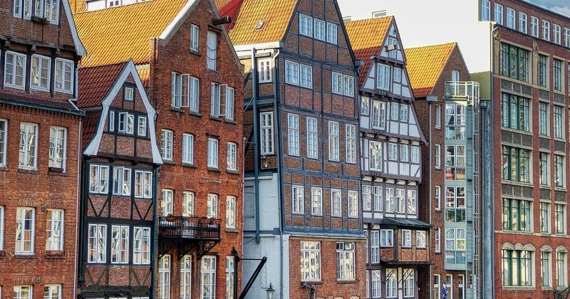 Préserver l’authenticité des monuments historiques : techniques et secrets des restaurateurs