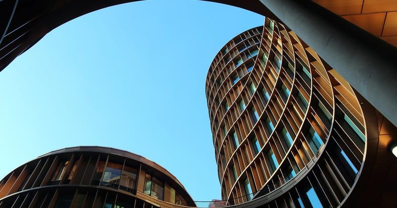 L'importance des savoir-faire traditionnels dans la construction moderne