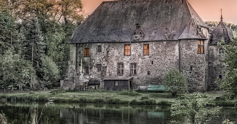 Techniques modernes rénovation toiture ardoise ancienne : le guide